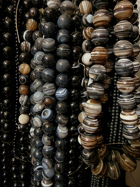 Black Sardonix Agate AA  -  Big Smooth Round Beads  16"