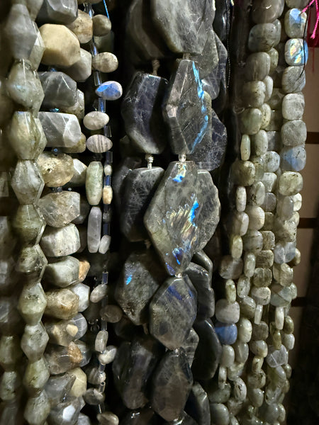 Dark Labradorite A  -  Graduated Irregular Faceted Flat  16"
