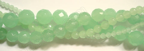 Light Green Chalcedony Quartz  -  Faceted Round   16"